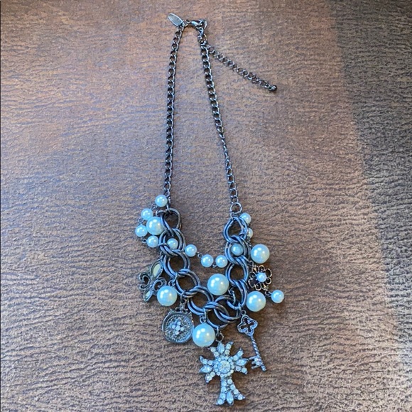 Pearl & silver tone charm necklace - Picture 2 of 3